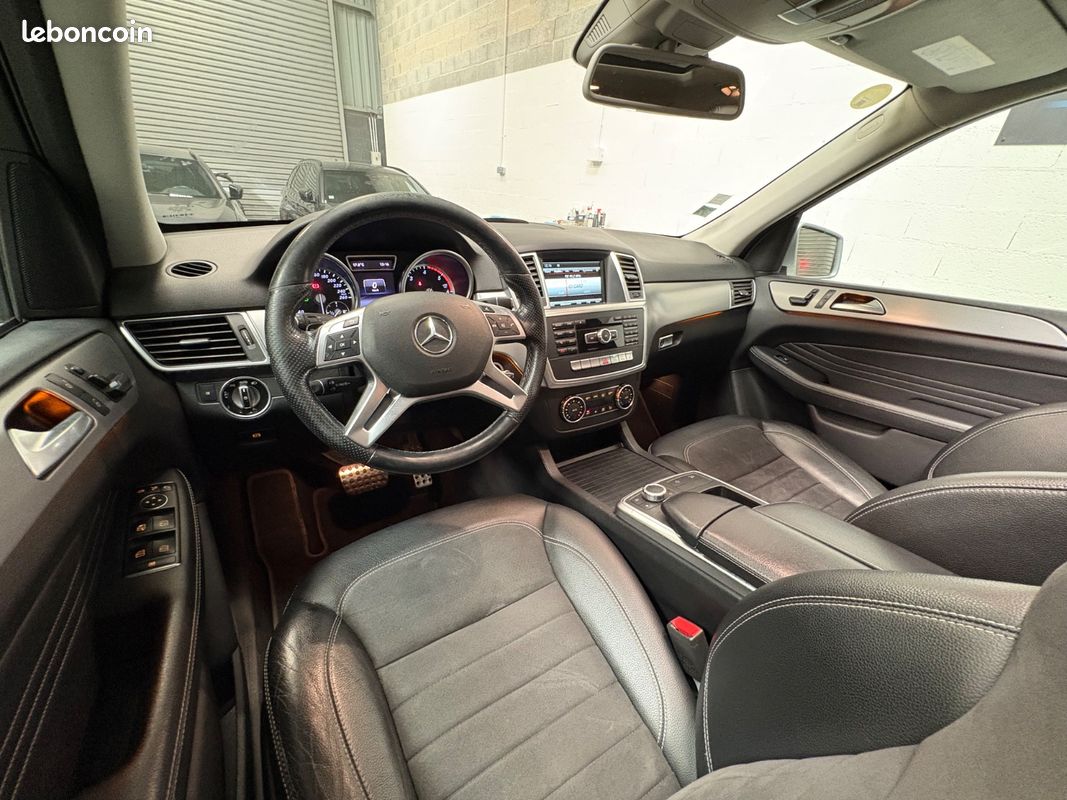 Mercedes ML 250 CDI 7G-DCT / ENTRETIEN MERCEDES / TOIT OUVRANT PANO / ATTELAGE / SIEGES AV ELEC & CHAUFFANTS (image 15)