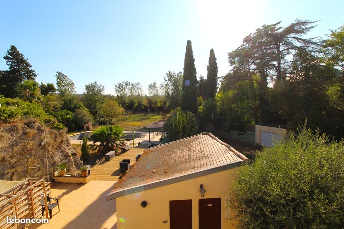 Propriété 7 pièces 375 m²