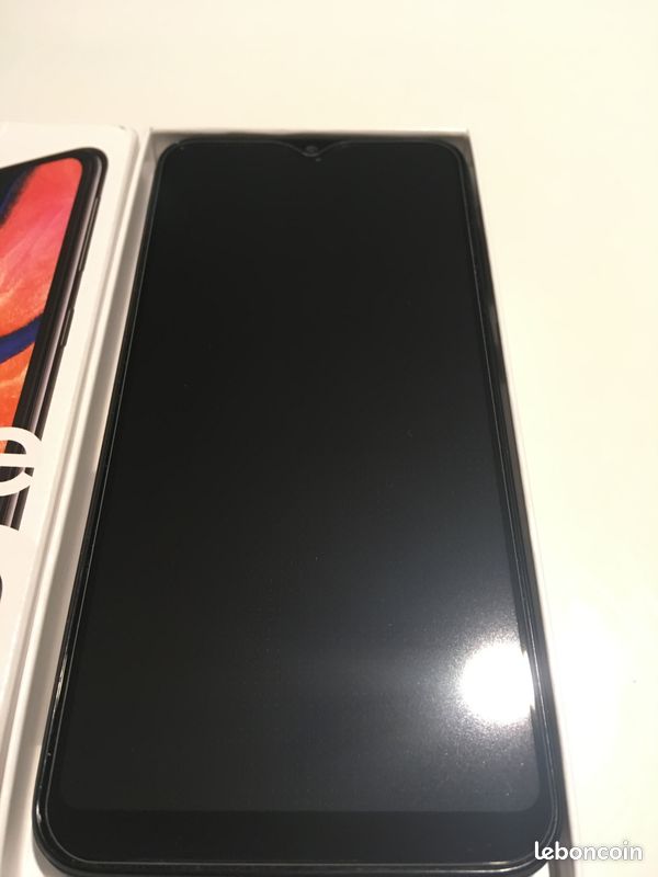 Samsung A20e (image 1)