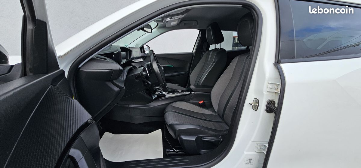 PEUGEOT 2008 BlueHDi 130CH S&S EAT8 Allure (image 8)