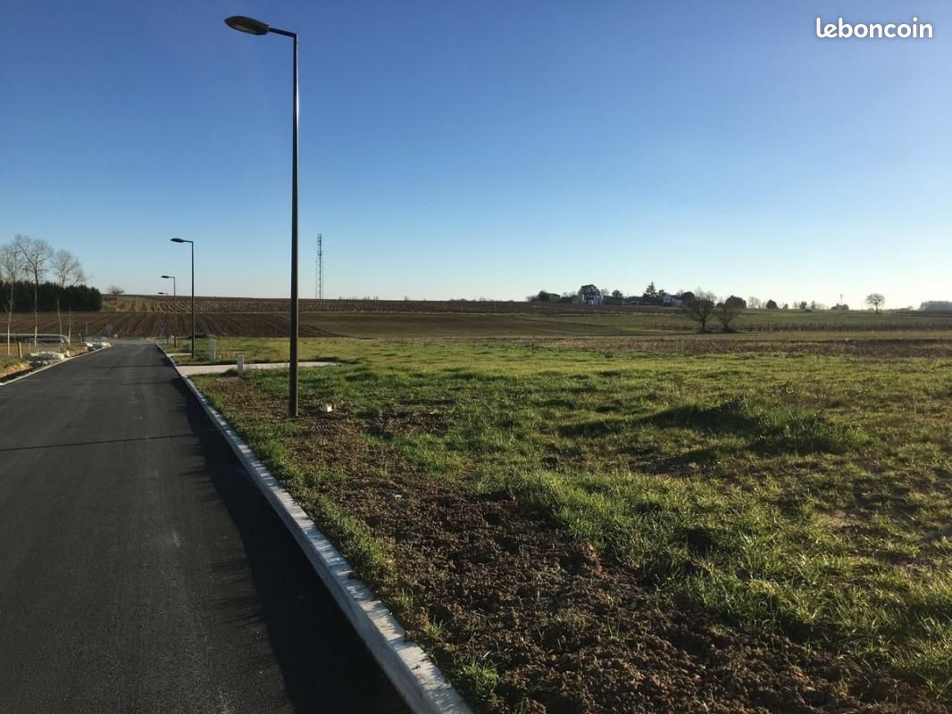 Terrain 702 m² Verdelais · 76 900 €