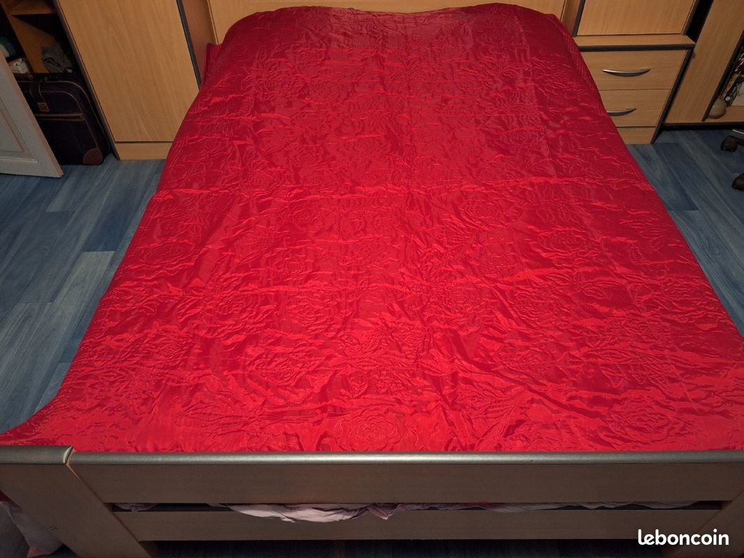 Dessus de lit (image 1)
