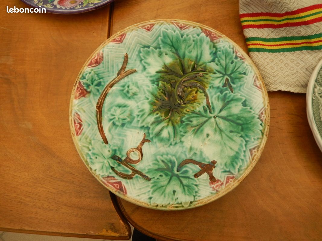 Assiette barbotine - feuilles de vigne - Onnaing ? Début 20ème (image 4)