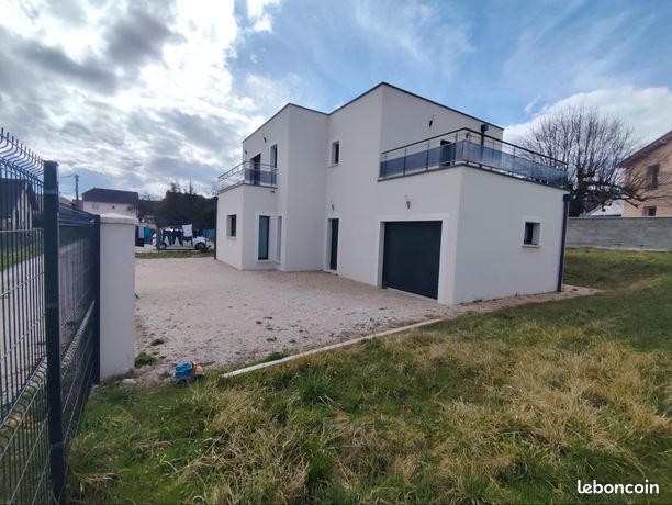 Maison 5 pièces de 121 m