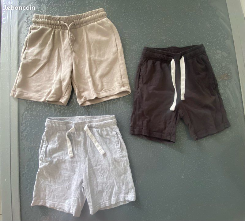 Lot 3 shorts (image 1)