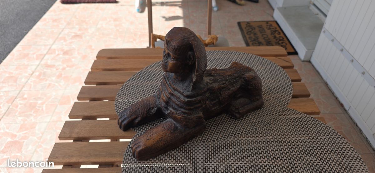 Sphinx statue (image 2)