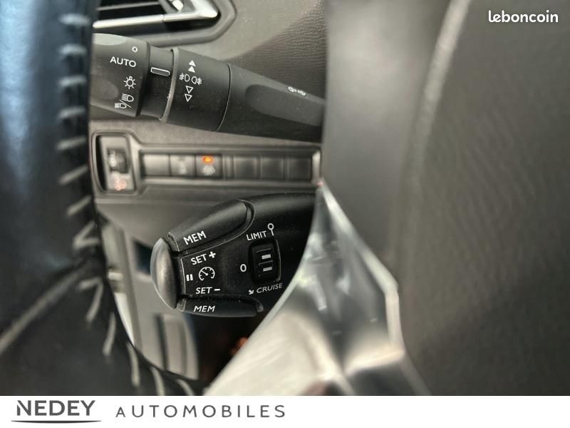 Peugeot 308 1.2 PureTech 130ch S&S Allure EAT6 (image 22)