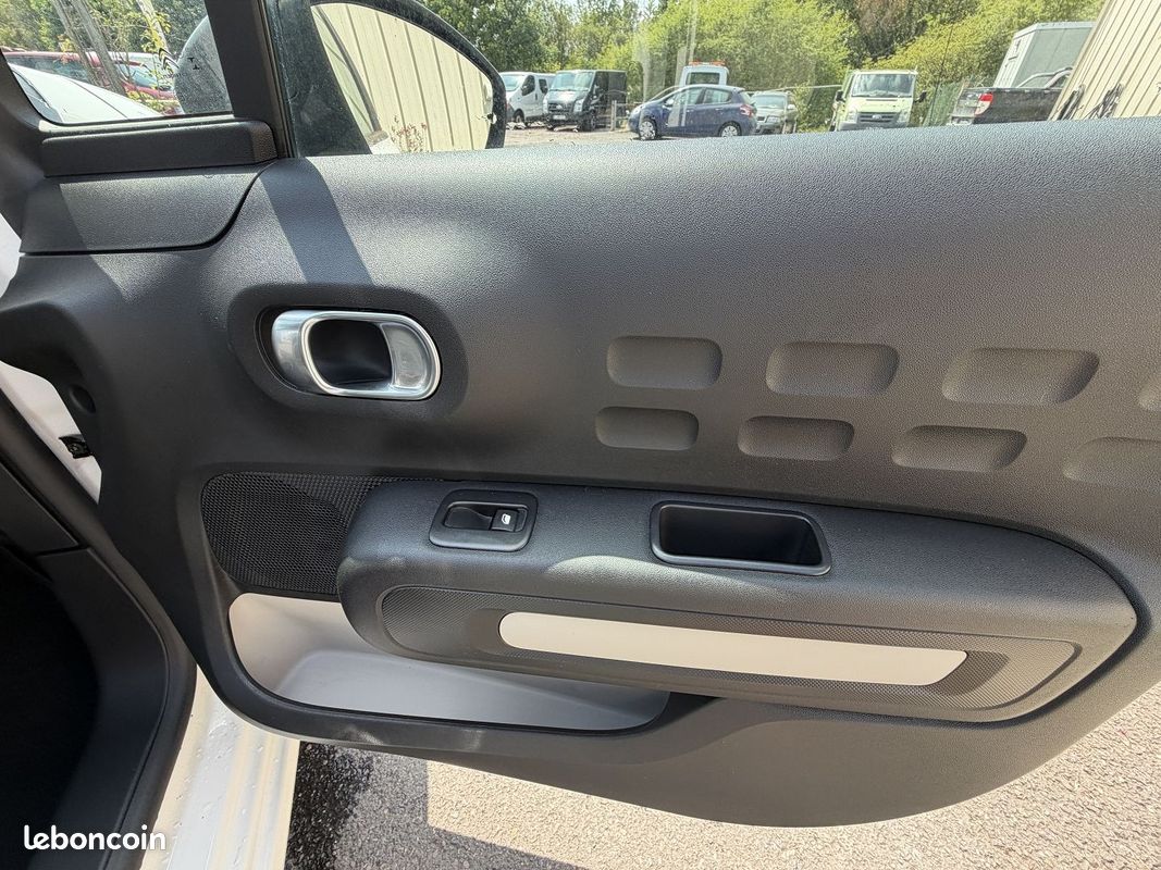 Citroen C3 PURETECH 68CH LIVE E6.D-TEMP 105G (image 20)