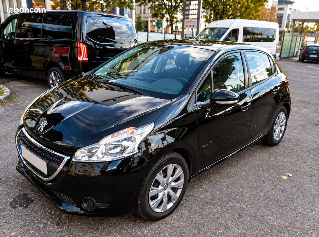 Peugeot 208 1.2 PureTech Active - 5 Portes - CT OK - Bon État (image 3)