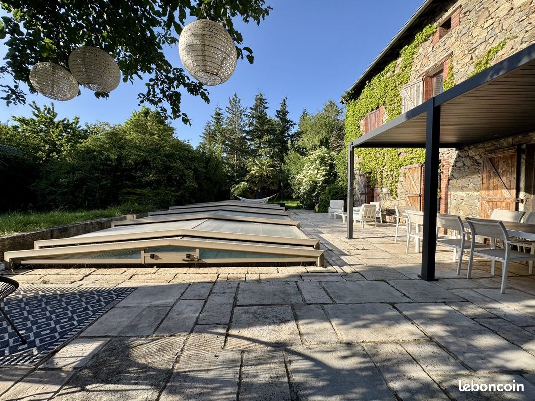 Maison 7 pièces 360 m² · à Saint-Bonnet-les-Oules · 360 m² · 695 000 €