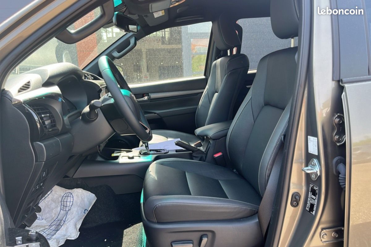 Toyota Hilux 2.8 204 BVA INVINCIBLE 4PL (image 6)