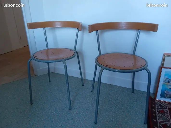 2 CHAISES IKEA ANNEES 90 EN BON ETAT Métal & bois