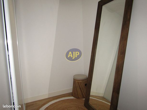 https://img.leboncoin.fr/api/v1/lbcpb1/images/93/d9/b3/93d9b3e43c346b2466916cd3e8d1d41af0231ea8.jpg?rule=ad-image