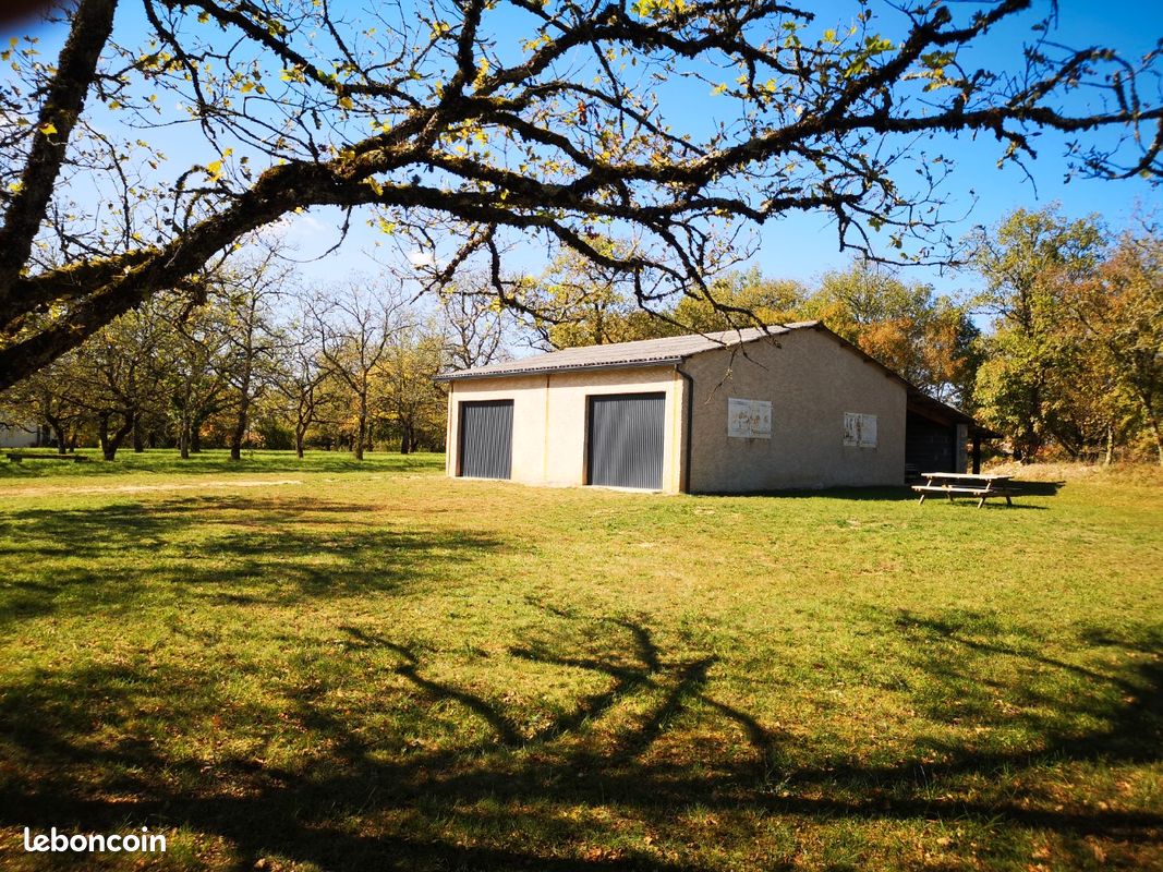 Parking 150 m² · à Cahors · 150 m² · 119 000 €