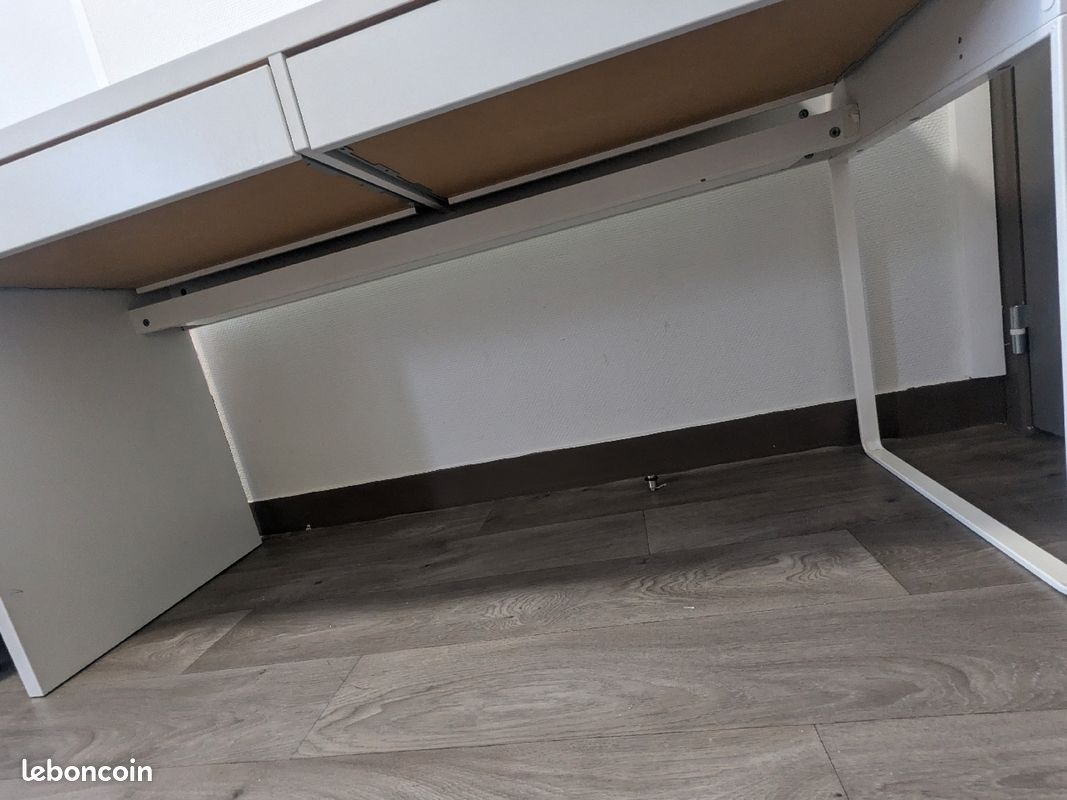 Bureau MICKE blanc 142x50 cm (image 7)
