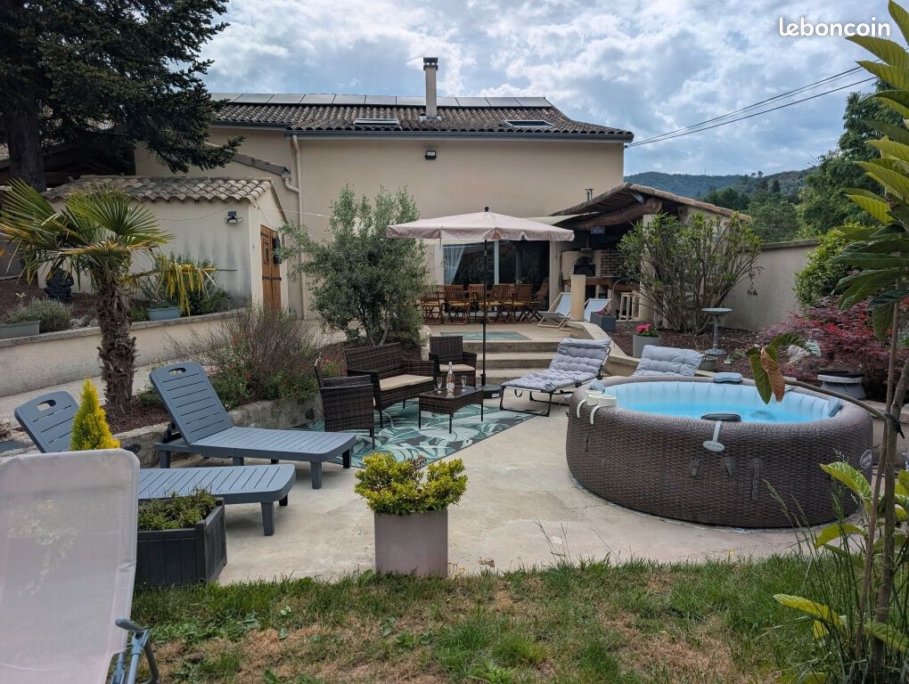 Maison 8 pièces 235 m² · à Saint-Fortunat-sur-Eyrieux · 235 m² · 430 000 €