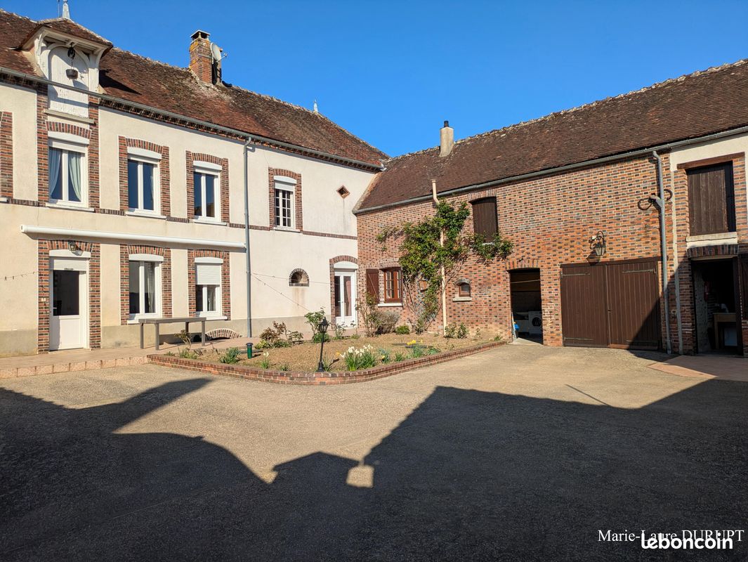 Maison 5 pièces 150 m² · à Villeneuve-sur-Yonne · 150 m² · 217 000 €