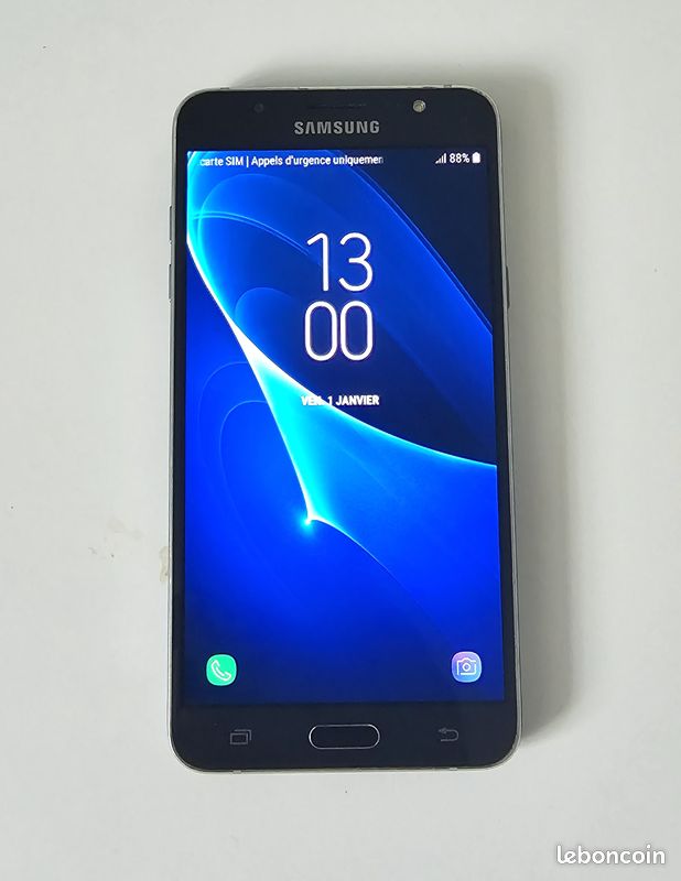 Samsung Galaxy J7 (image 2)