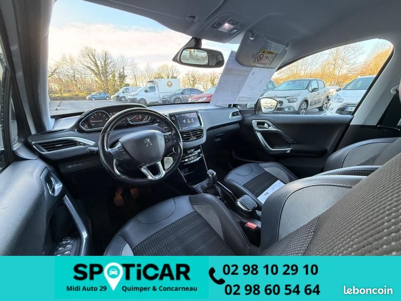 Peugeot 2008 1.2 PureTech 110 Allure (image 8)