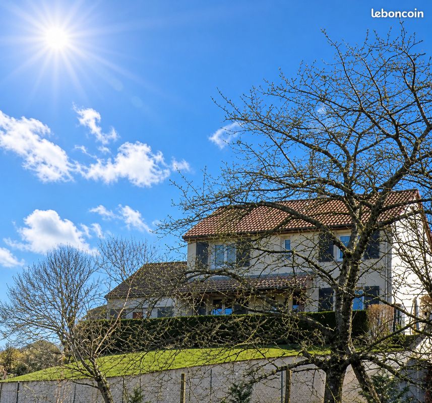 Maison 5 pièces 130 m² · à Creuzier-le-Vieux · 130 m² · 258 000 €