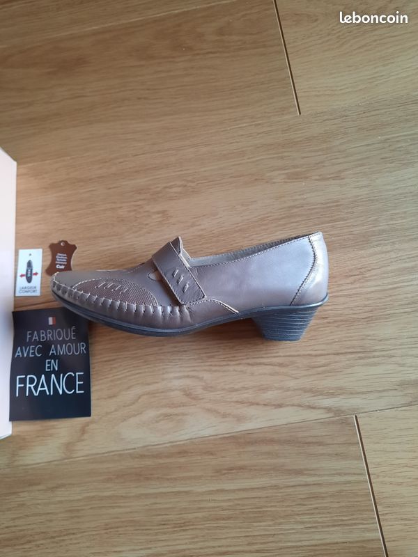 Chaussures Femme SAS En Cuir - Taille 8 N (Étroite) - Style Mocassin à Enfiler - Fabriquées USA - Occasion Très Bon État