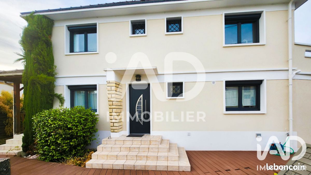 Maison 6 pièces 175 m² · à Ozoir-la-Ferrière · 175 m² · 470 000 €