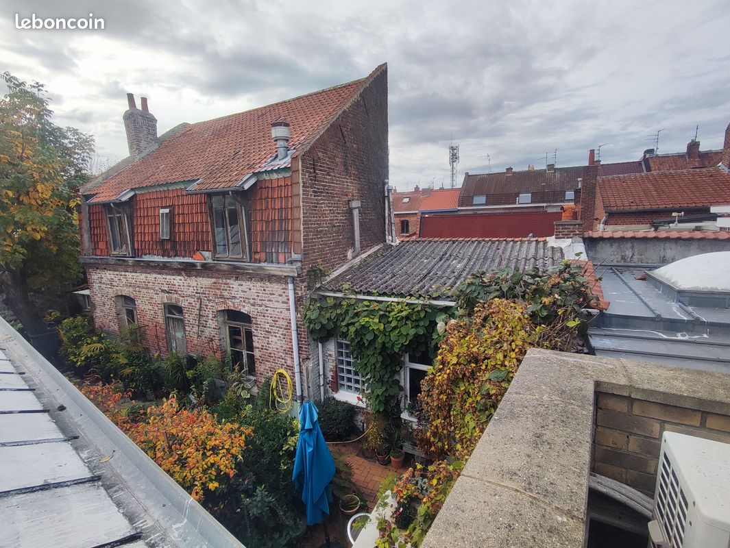 14 pièces 537 m² · à La Chapelle-d'Armentières · 537 m² · 840 000 €