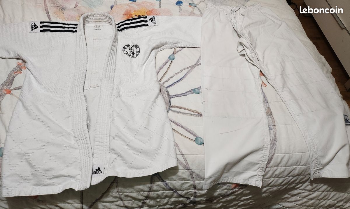 Ensemble kimono judo (image 2)