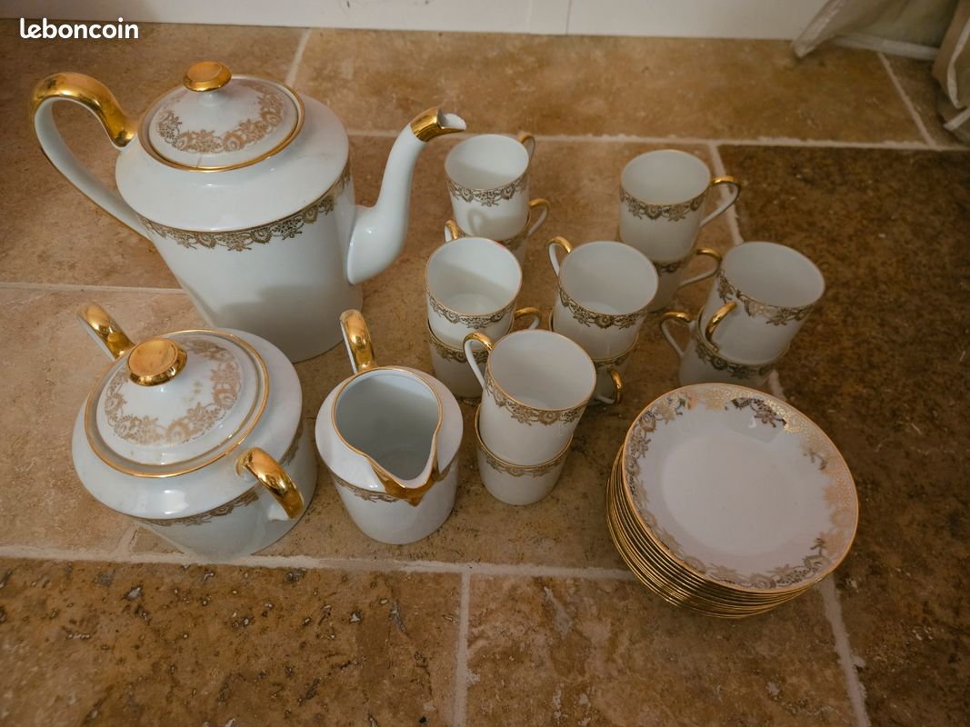 Service à café de Limoges 12 pièces (image 1)