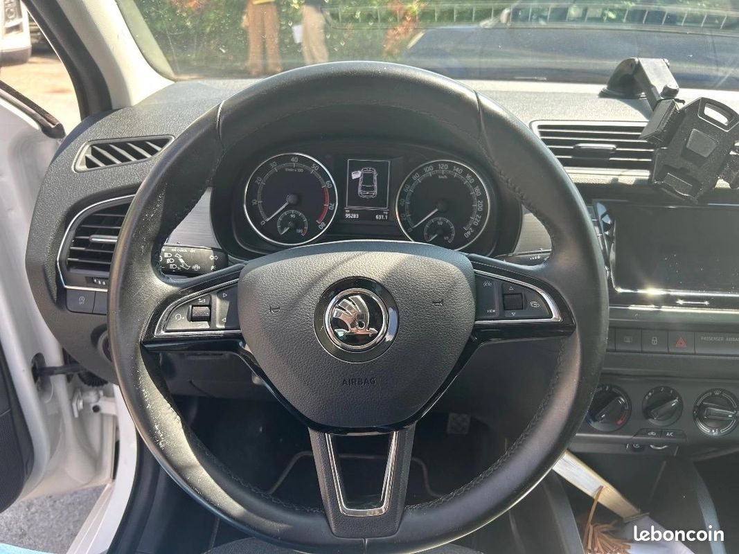 Skoda Fabia 1.0 L MPI 60 CH EDITION / GARANTIE 6 MOIS (image 19)