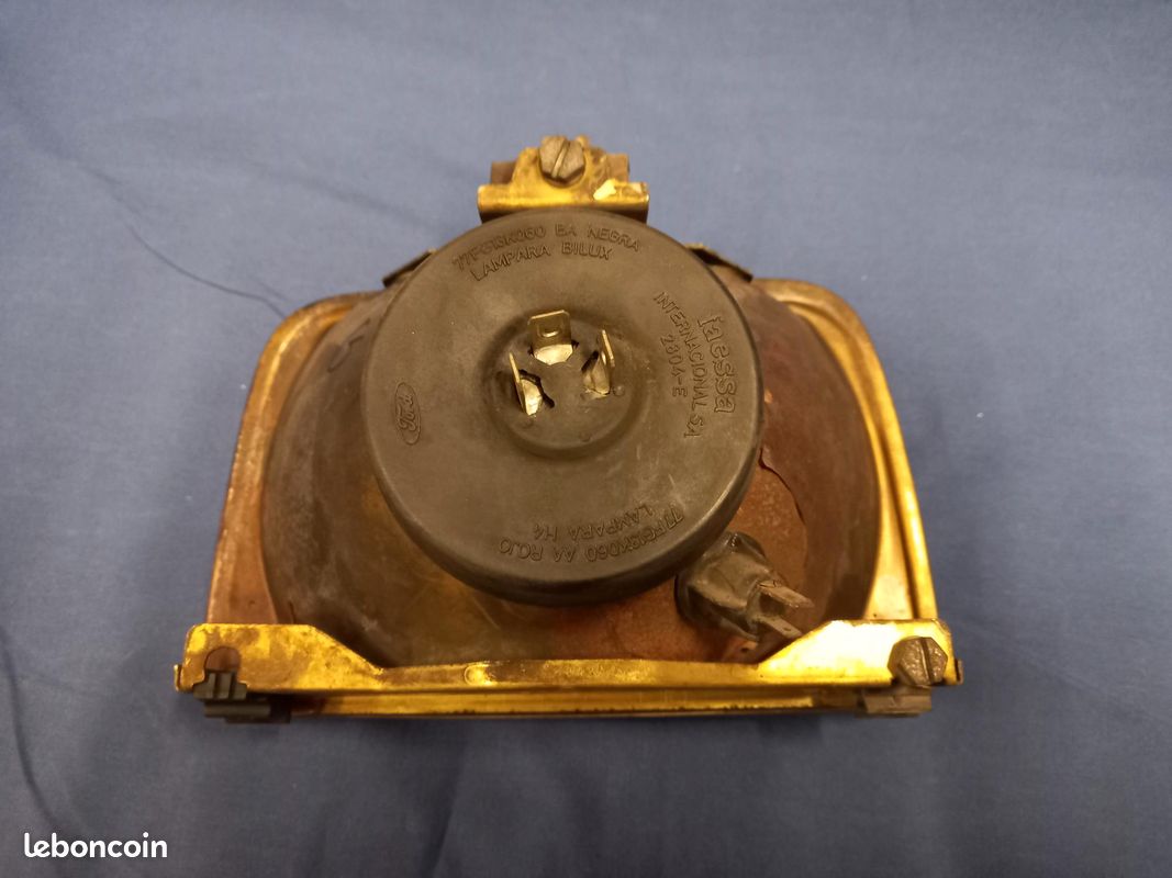 Phare avant gauche Ford Fiesta MK1 (image 3)