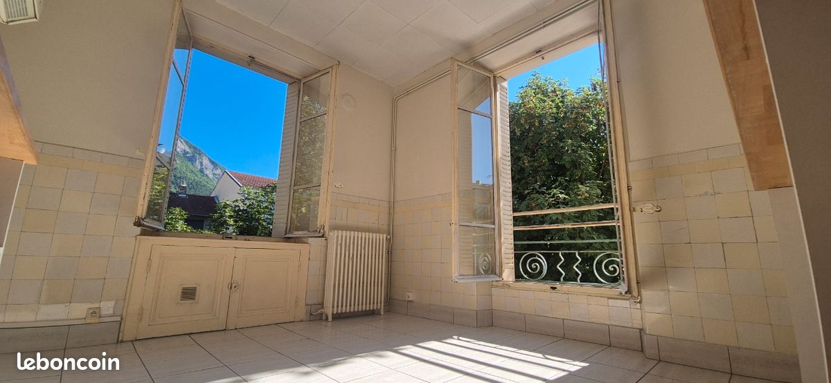 Appartement 4 pièces 87 m² · à Grenoble · 87 m² · 1 060 €