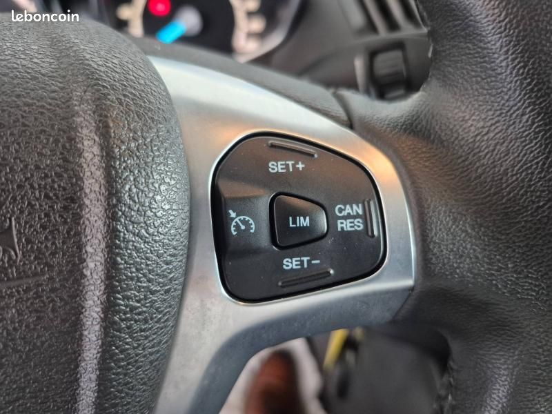 Ford Tourneo Courier 1.0E 100ch Titanium (image 24)