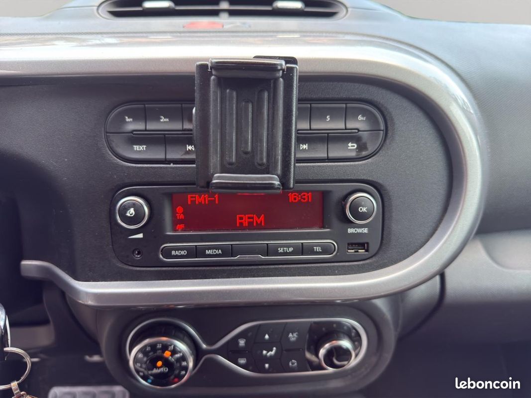 RENAULT TWINGO 0.9 TCe - 110 III BERLINE GT PHASE 1 (image 16)