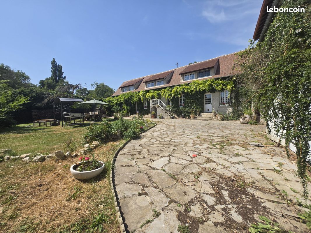 Maison 7 pièces 216 m² · à Bailleul-le-Soc · 216 m² · 418 000 €