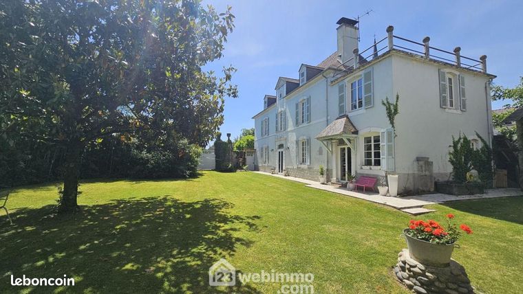 Maison 7 pièces 284 m²