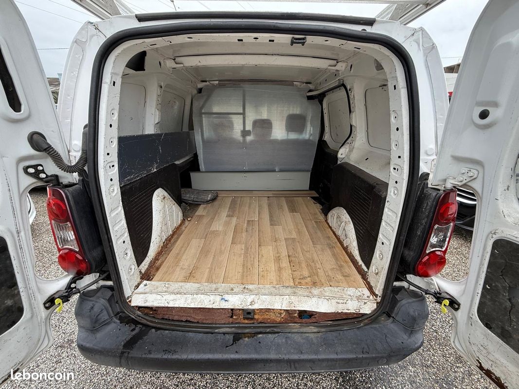 Citroen BERLINGO 20 L1 1.6 HDI 75 CLUB (image 10)