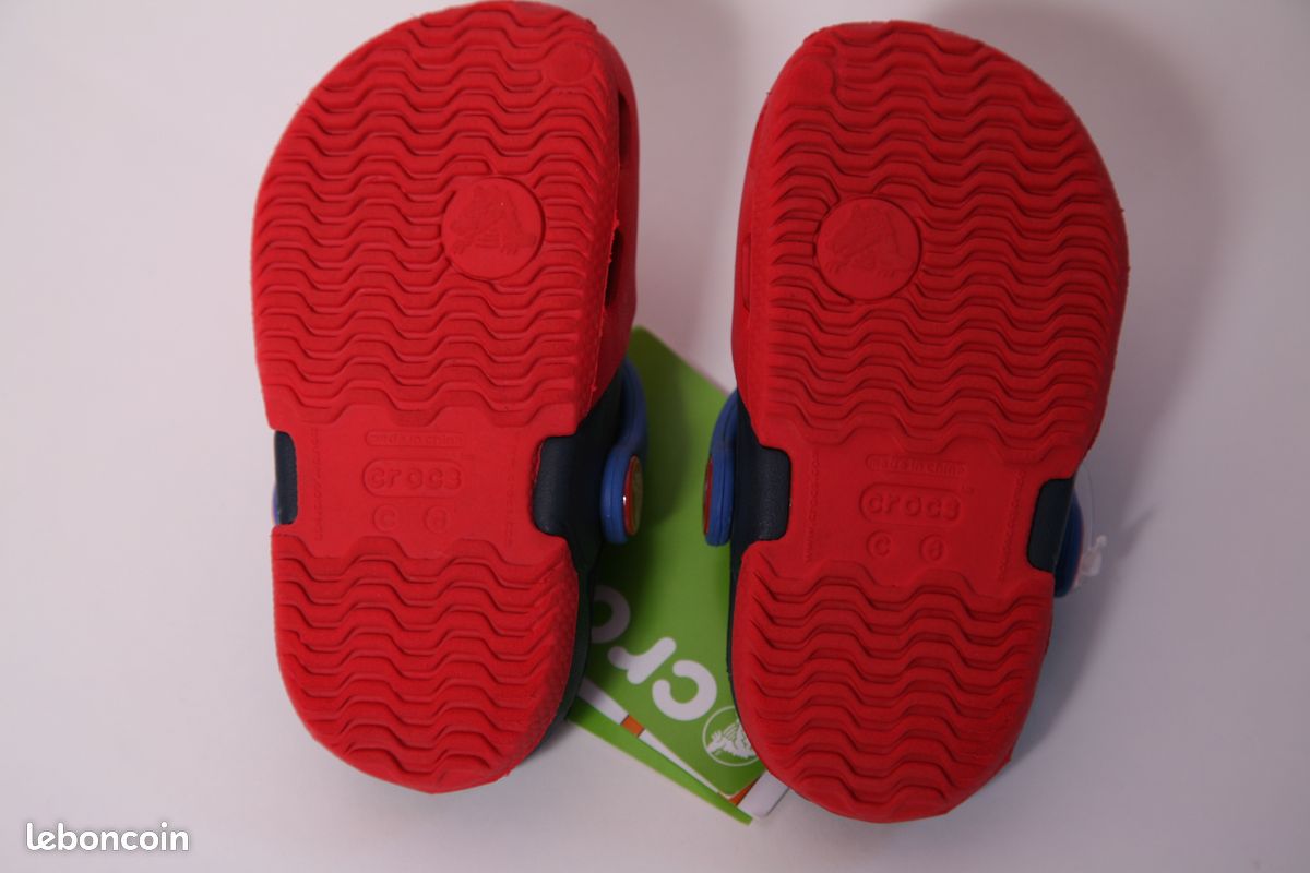 Crocs enfant P22-23 Neuf (image 3)