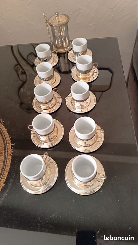 Tasse vintage en métal argenté - France