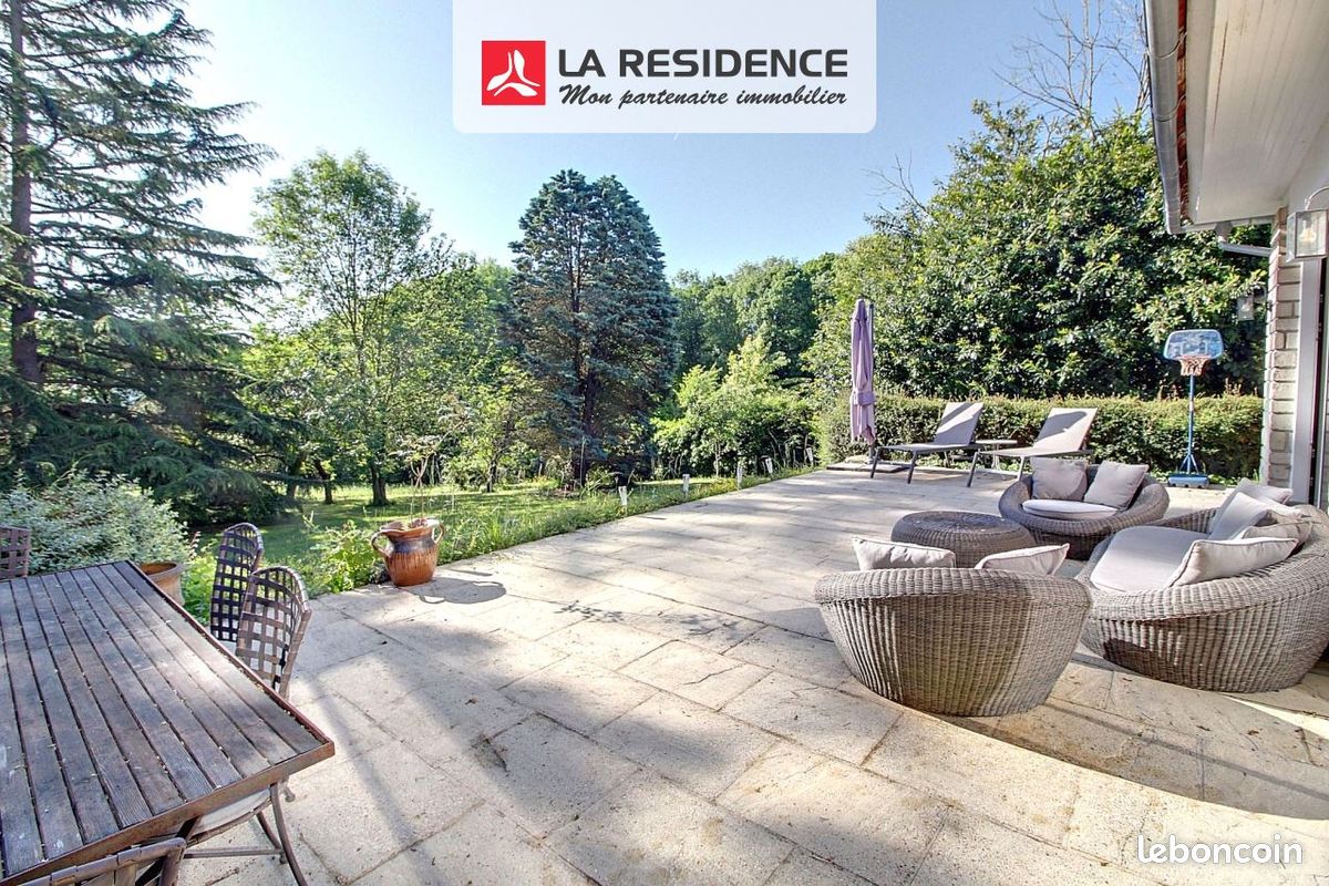 Maison 8 pièces 199 m² · à Évecquemont · 199 m² · 690 000 €