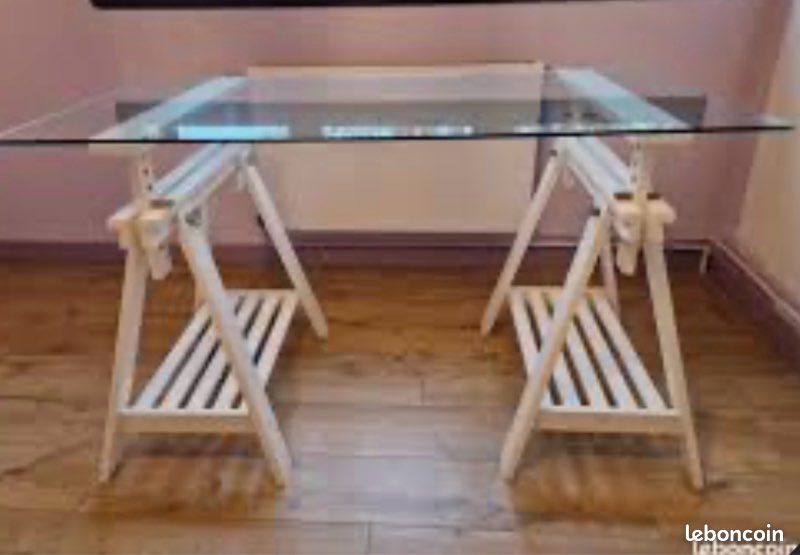 Bureau IKEA (image 1)