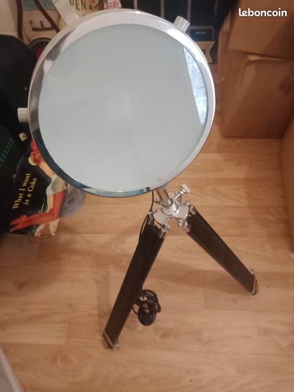 Lampe trepied noir et Chrome metal (image 1)