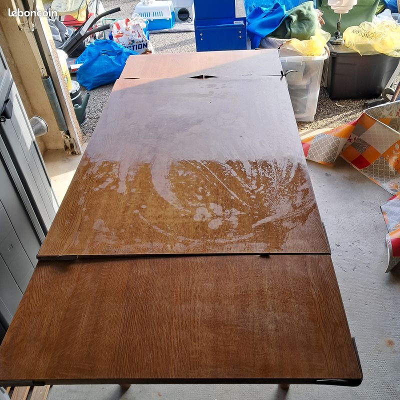 Table en bois (image 2)
