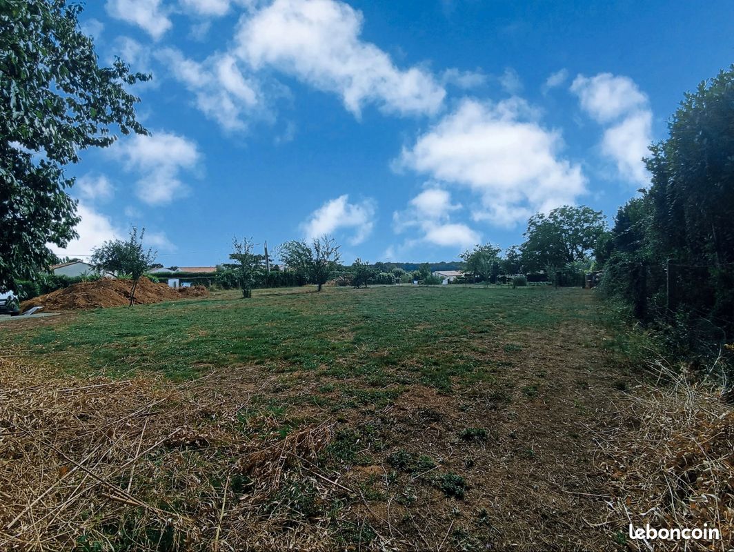 Terrain constructible · à Le Champ-Saint-Père · 54 000 €
