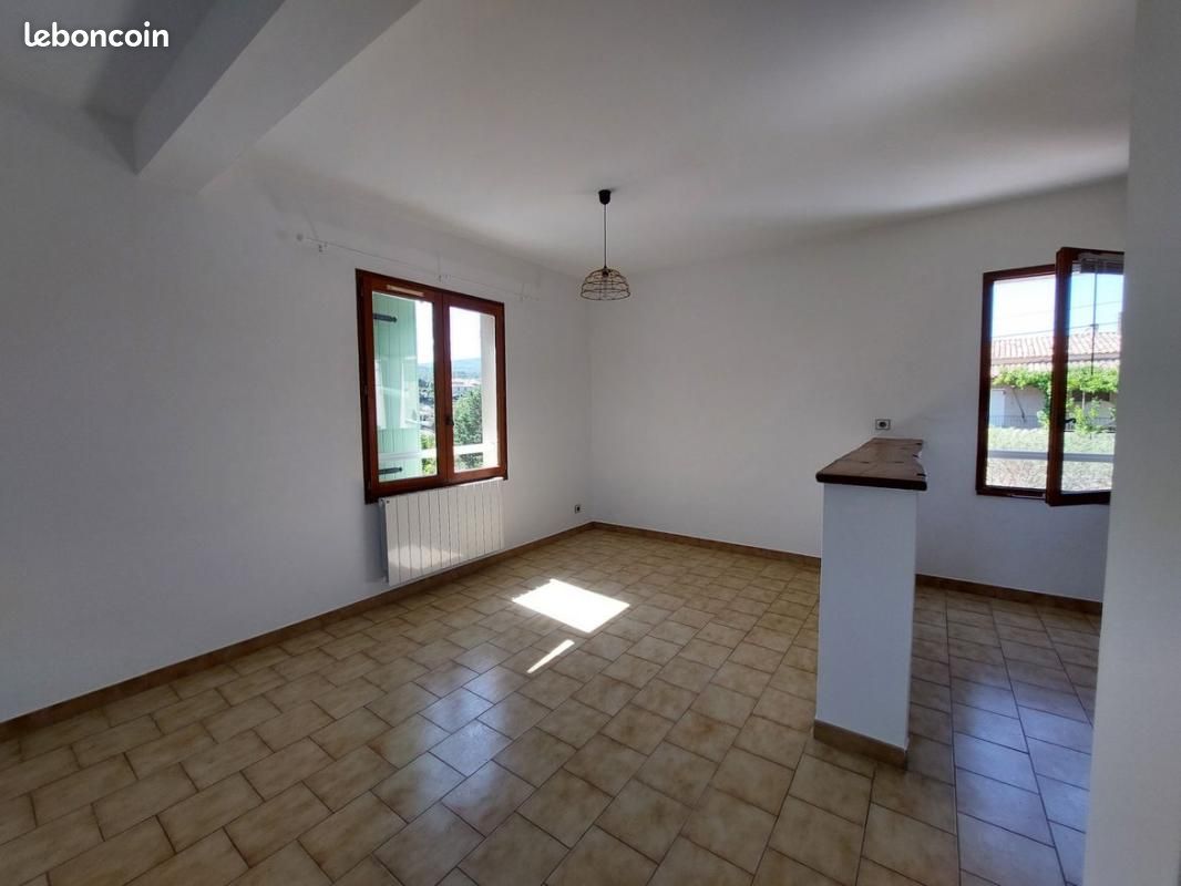 Appartement 3 pièces 55 m² · à Châteauneuf-Val-Saint-Donat · 55 m² · 700 €/mois