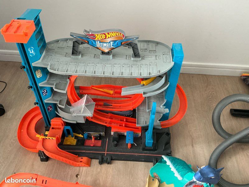 Hot Wheels City Méga Garage, coffret de jeu pour petites voitures avec circuit et pistes, Jouet pour enfant, (image 3)
