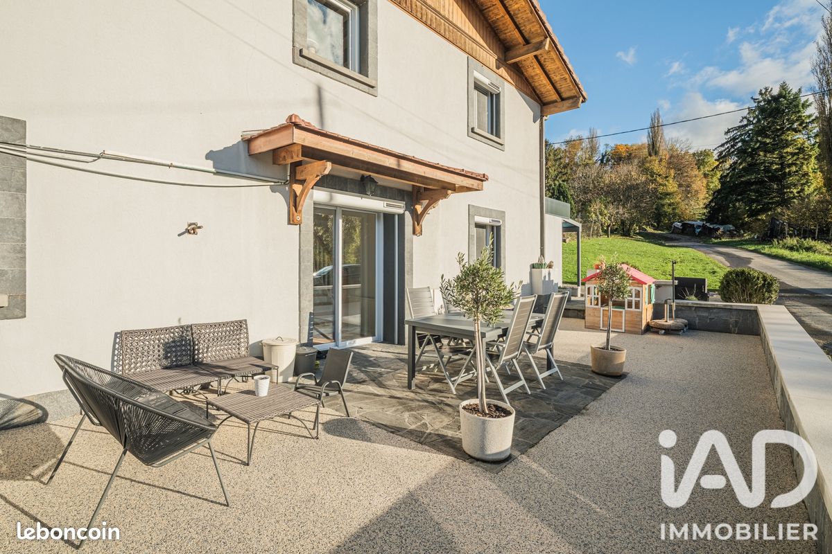 Propriété 5 pièces 234 m² (image 2)