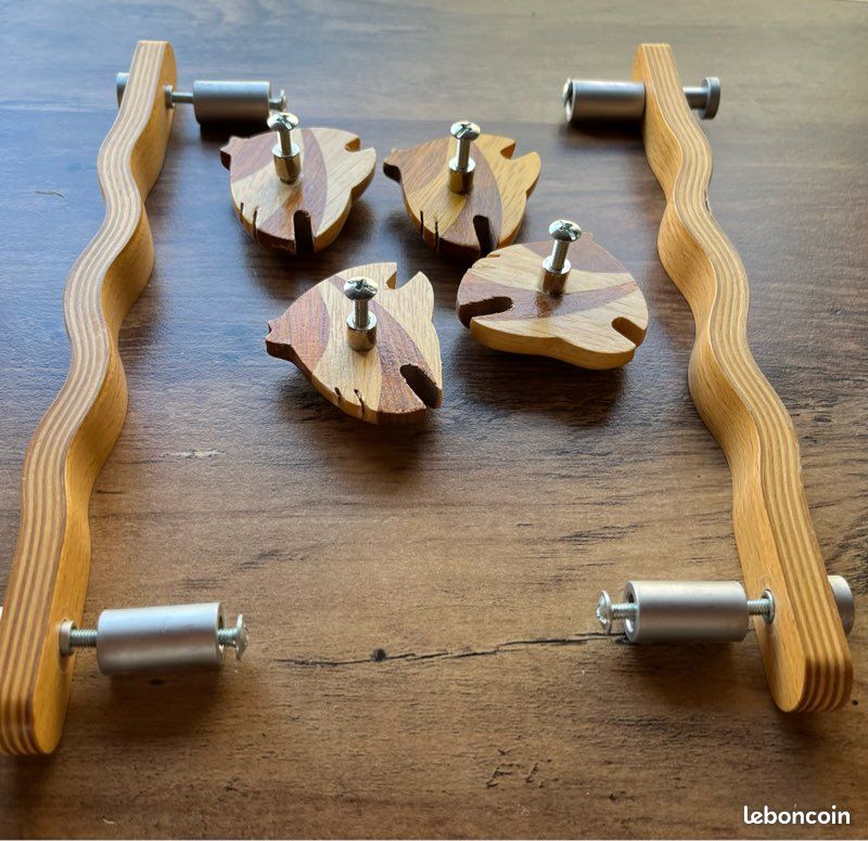 Lot de boutons et poignée de porte pour mobilier enfant ou autre (image 2)