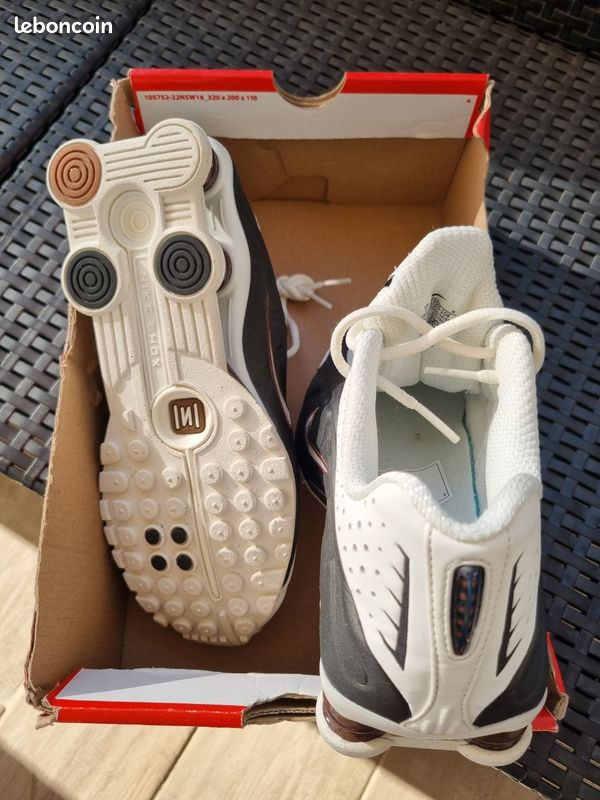 Nike Shox R4 White / Metallic Silver / Bronze Neuves en boîte (image 4)