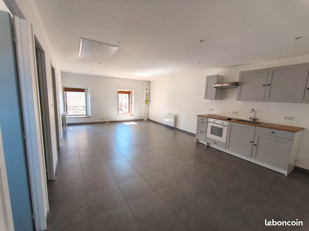 Appartement 3 pièces 70 m² · à Usson-en-Forez · 70 m² · 400 €/mois